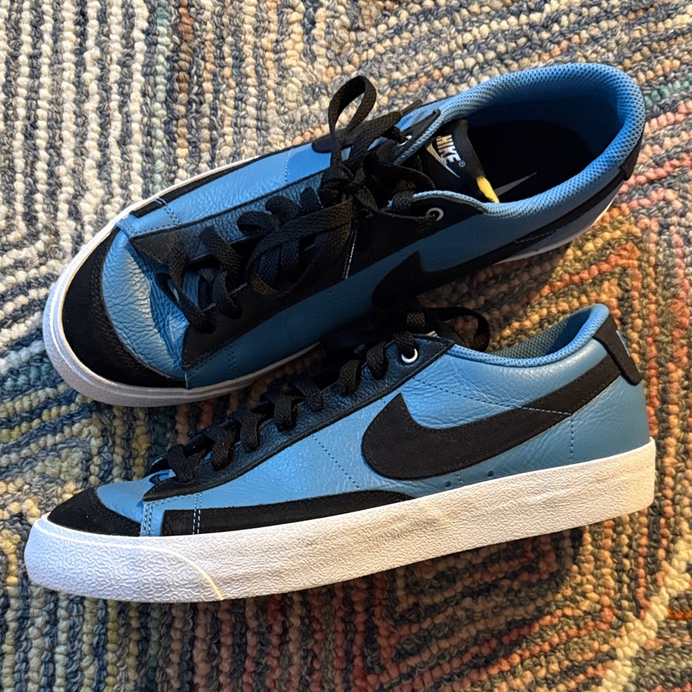 Nike Men's Sky Blue and Black Sneakers. NWOT